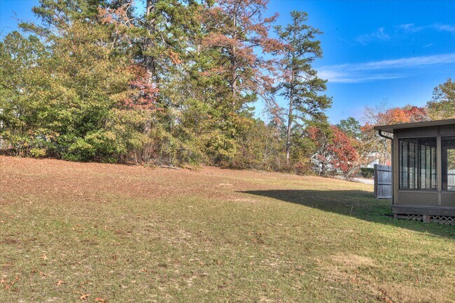 Building Photo - 2102 Howard Mill Rd