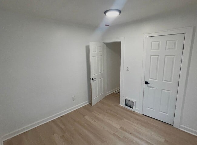 Building Photo - 4112 Park Ave