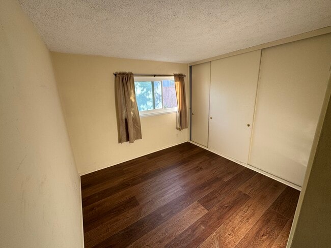 Building Photo - 15856 Lawnhill Dr