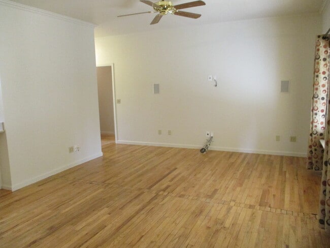 Building Photo - 1608 Laburnum Ave