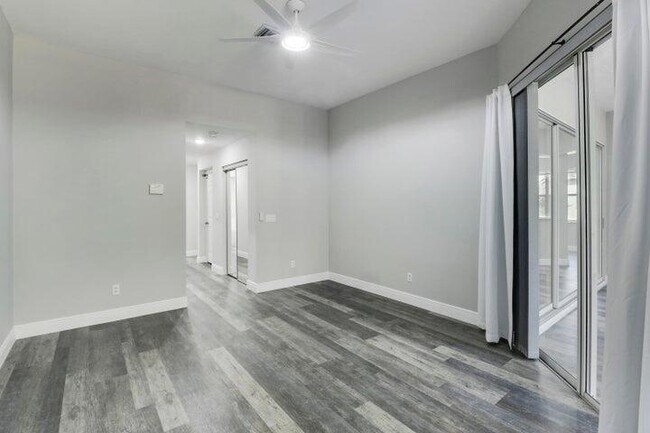 Building Photo - 3033 SE Brierwood Pl