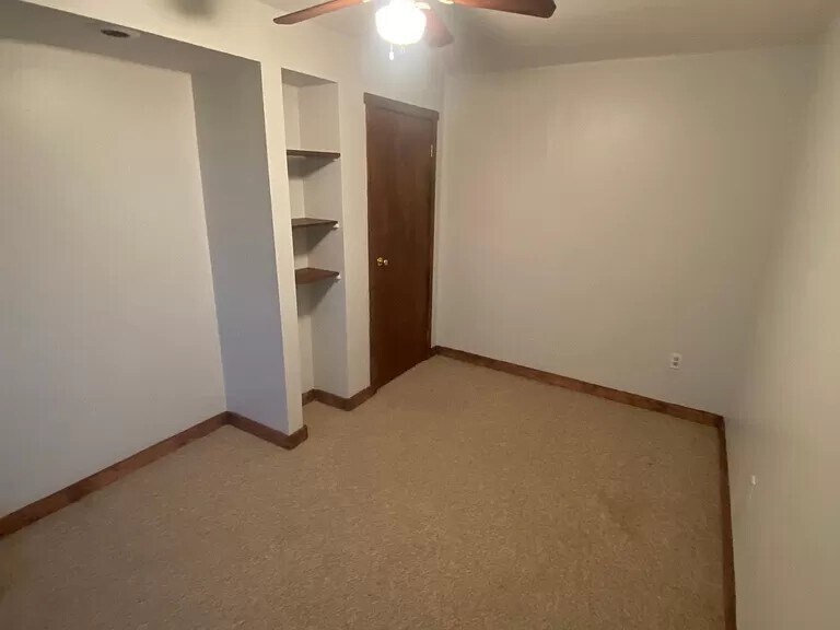 Building Photo - 516 Mound Ct