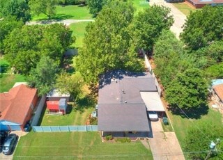 Building Photo - 211 S Fox Dr