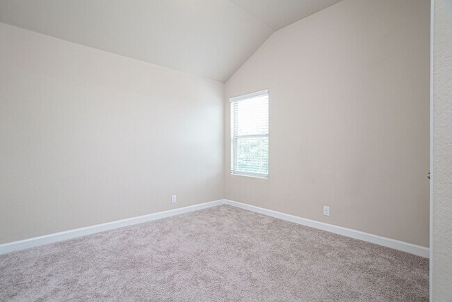 Building Photo - Move In Ready Mint Condition In Boerne