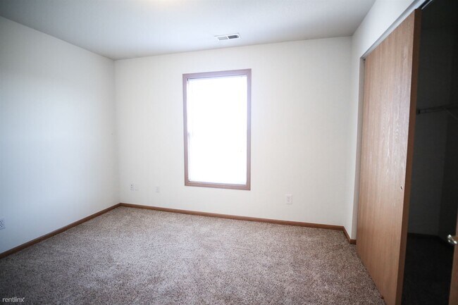 Building Photo - 2 br, 1 bath  - Cardinal Creek
