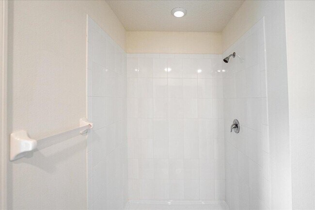 Building Photo - 10493 SW Toren Wy