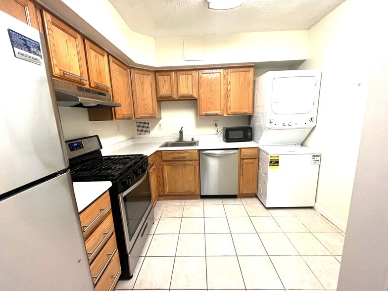Building Photo - 3701 S George Mason Dr