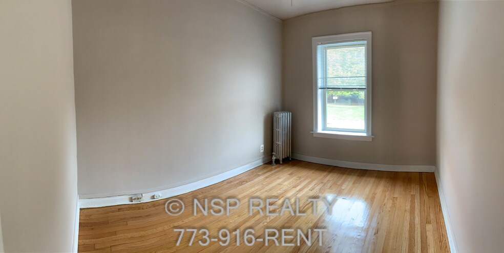 Building Photo - 4265 W Addison St