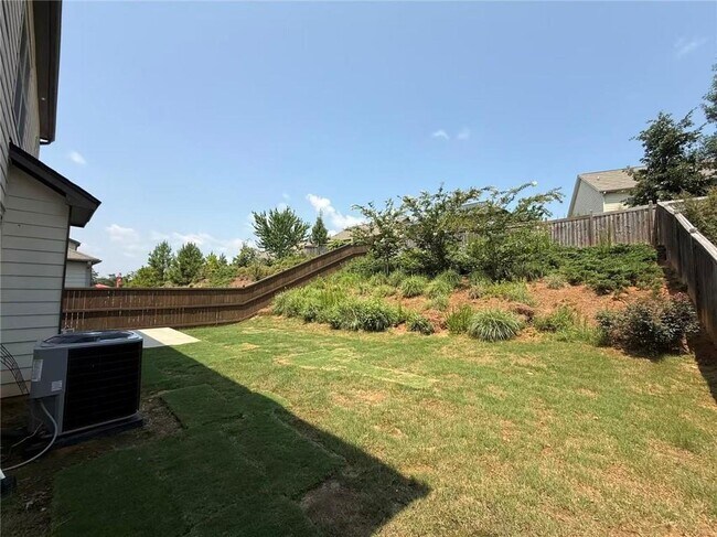 Building Photo - 173 Wayside Terrace