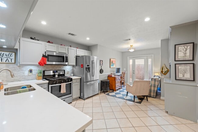 Building Photo - 9418 Wandsworth Dr