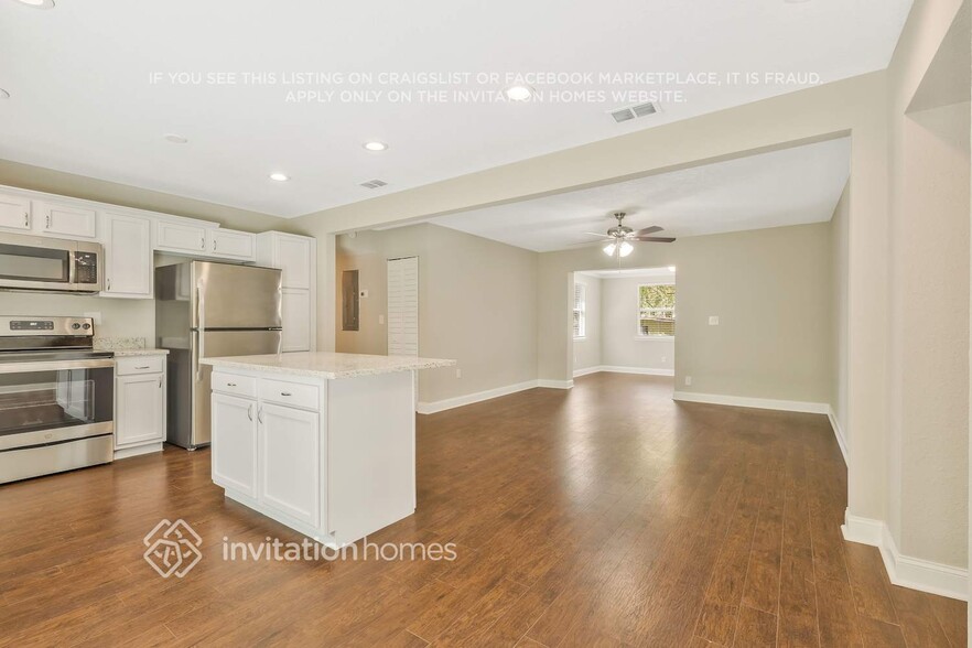 Building Photo - 6810 Gaillardia Rd S