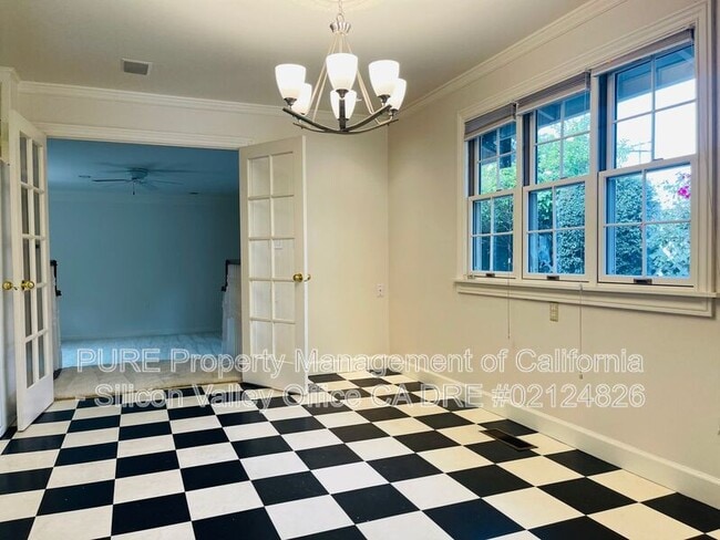 Building Photo - 1048 Savannah Drive