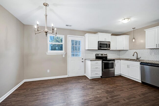 Building Photo - 228 Waldo St