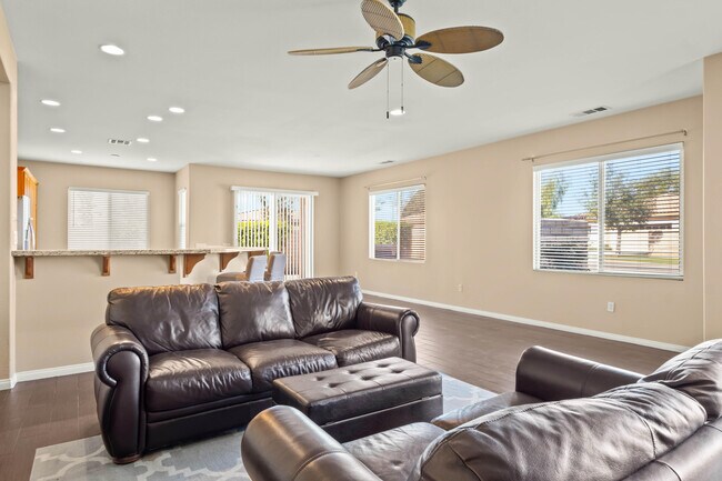 Building Photo - 82013 Cochran Dr