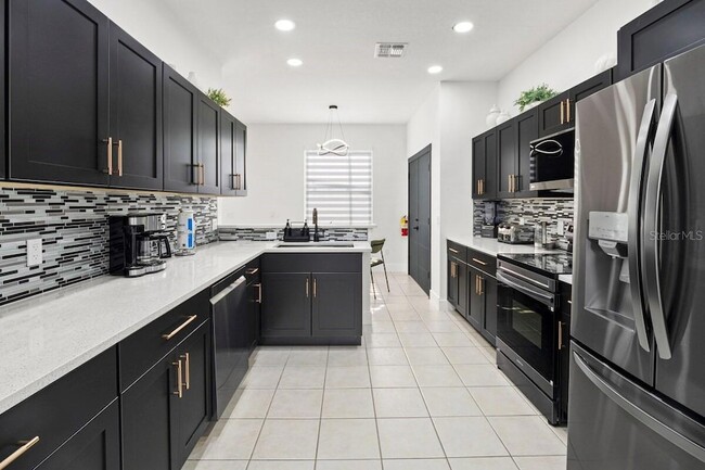 Building Photo - 434 Henley Cir
