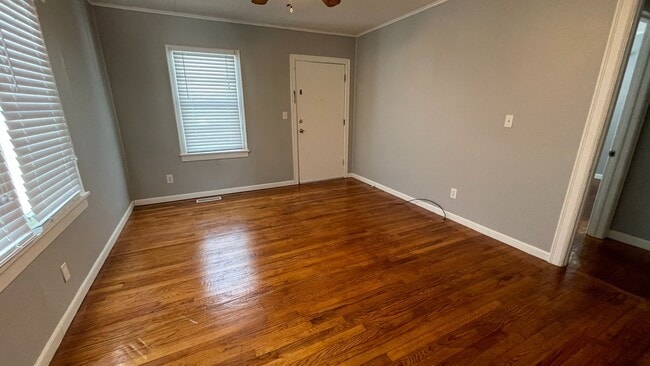 Building Photo - 2 Bedroom 1 Bath House