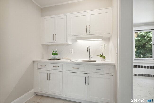 Building Photo - 106 Patterson Ave