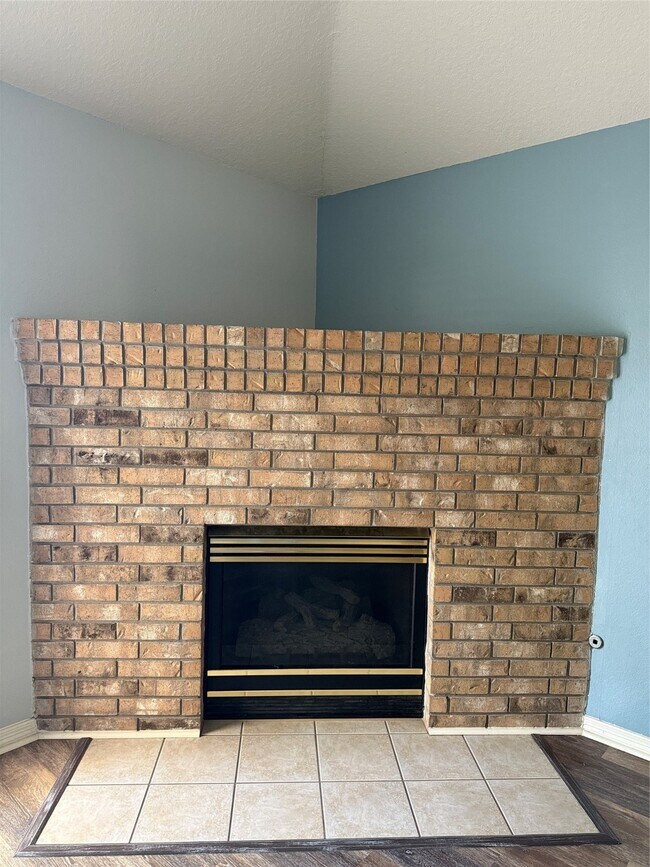 Building Photo - 523 Earls Ct Dr