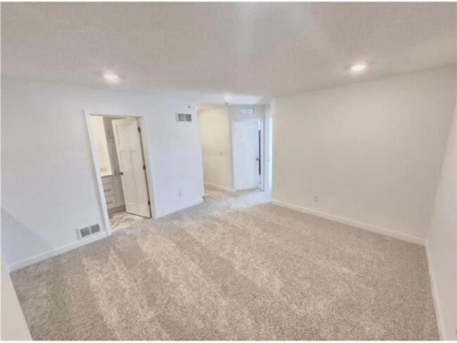 Building Photo - 14982 Adare Wy