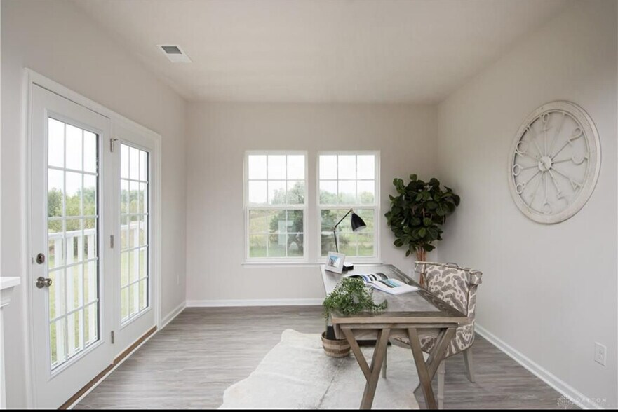 Building Photo - 2125 Schmidt Dr