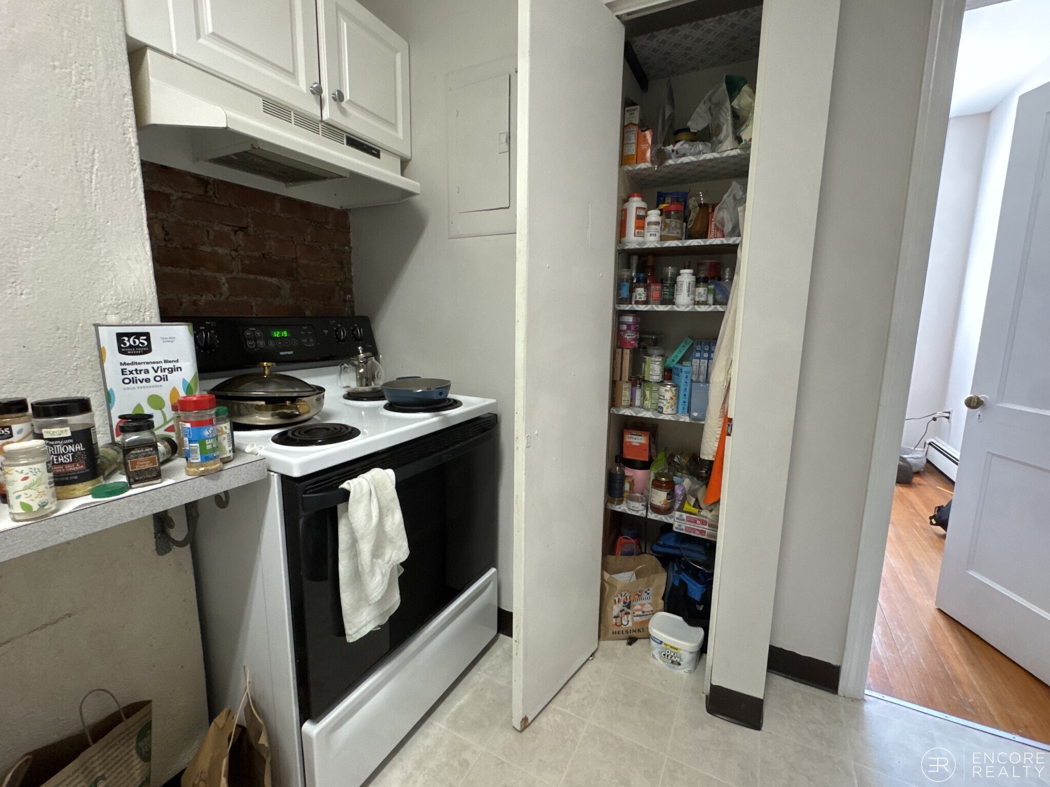 Building Photo - 11 Stearns Rd