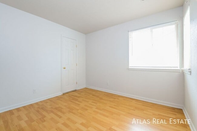 Building Photo - 862 S Uravan Ct