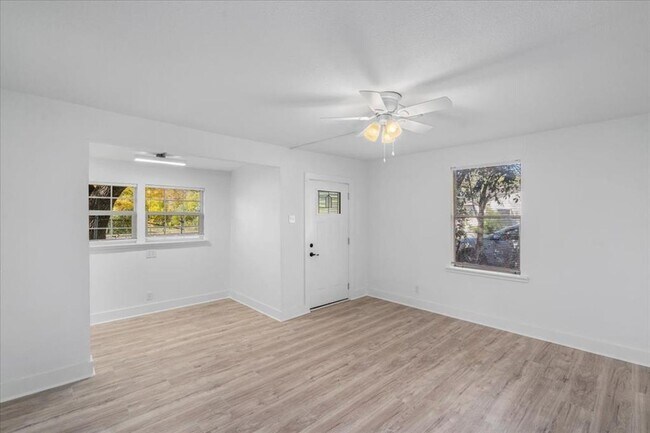 Building Photo - 3207 Burleson Rd