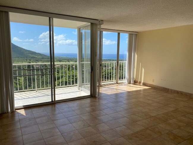Primary Photo - Makaha Valley Towers