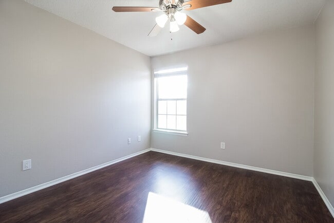 Building Photo - 2907 N Whisperbay Ct