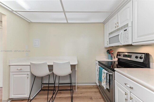 Building Photo - 3540 S Ocean Blvd