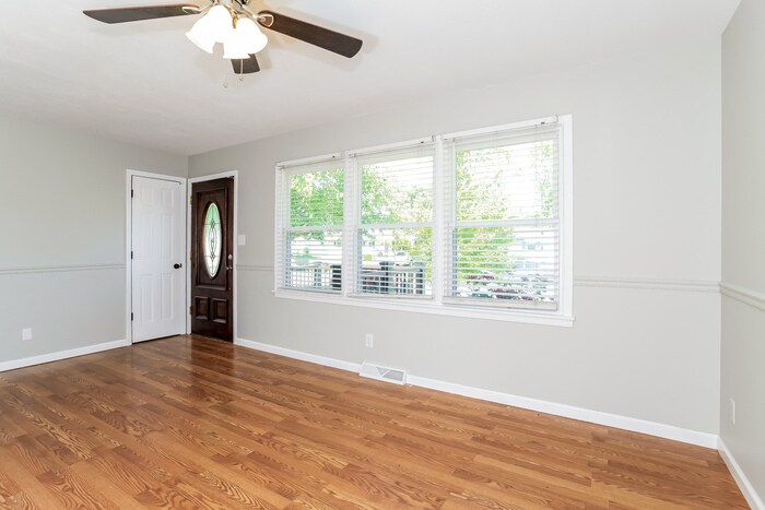 Building Photo - 615 Kenwood Pl