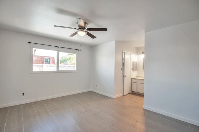 Building Photo - 5 Bedroom, 3 Bath, Pool, Remodeled