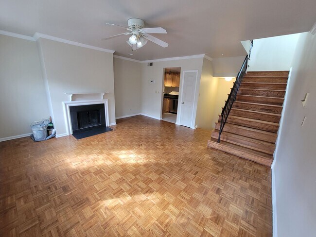 Building Photo - Spacious and Bright 2-level 1 BR in Adams Morgan