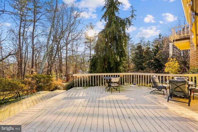 Building Photo - 9939 Bentcross Dr