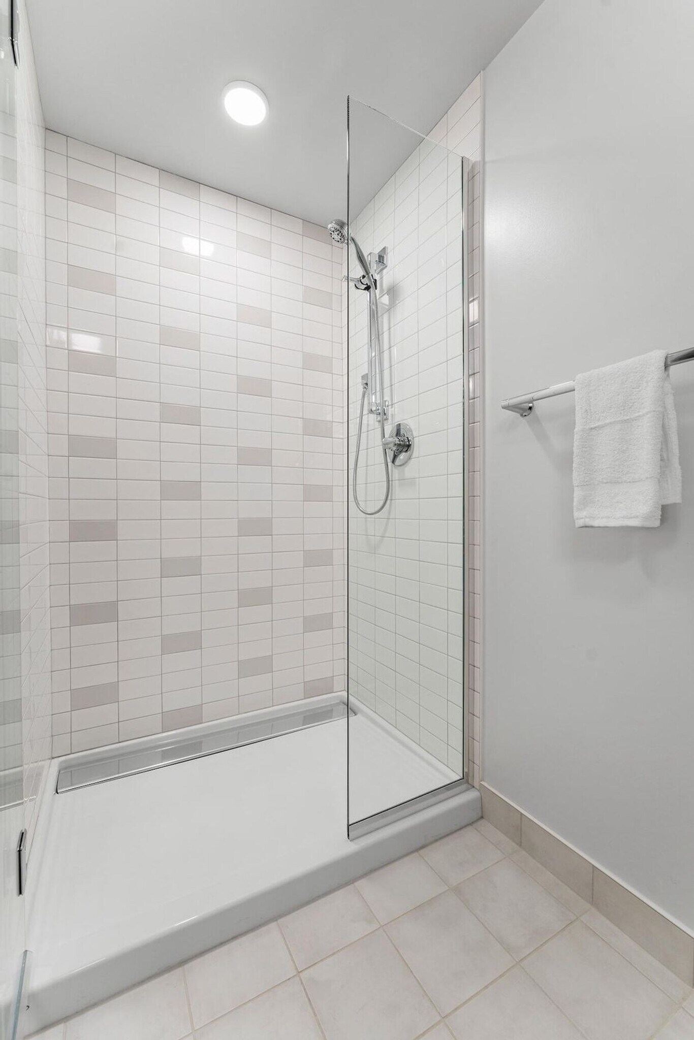 Building Photo - 284 Western Ave