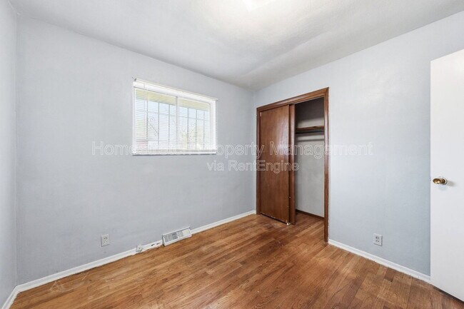 Building Photo - 2301 Belleview Ave