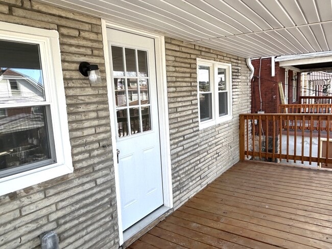 Building Photo - 1337 Methyl St