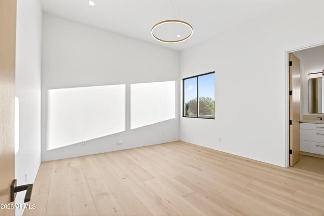 Building Photo - 9067 E Rimrock Dr