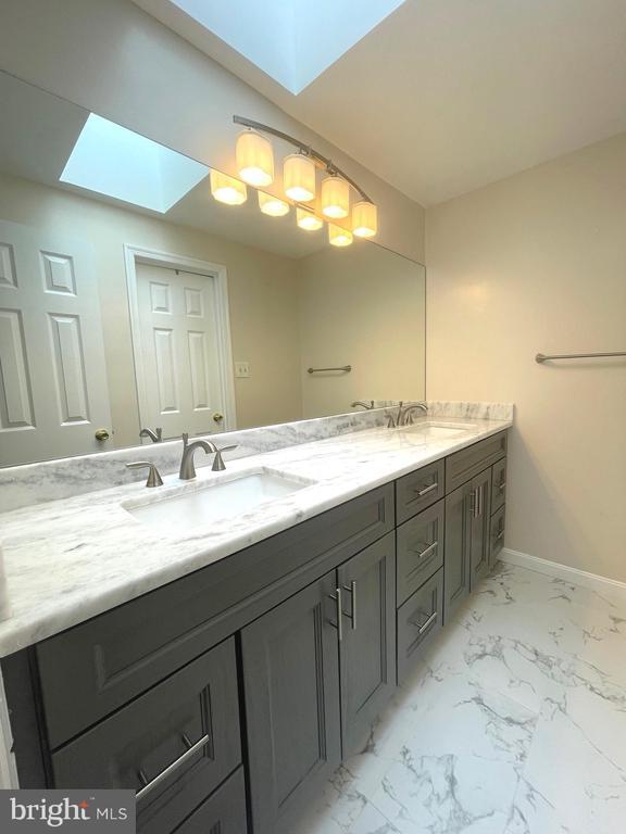 Building Photo - 2119 Whisper Way