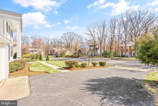 Building Photo - 9356 Birchwood Ct