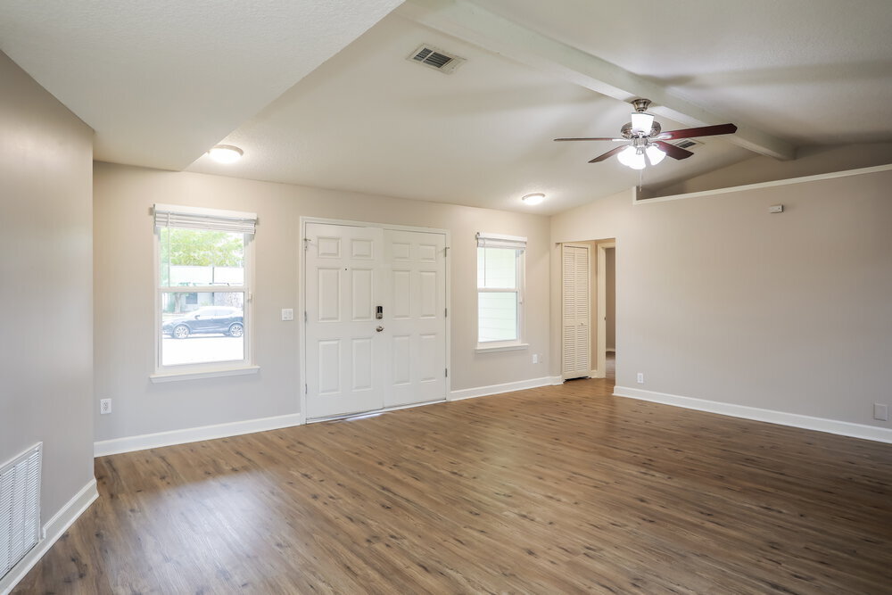 Building Photo - 2916 Trenton Ct