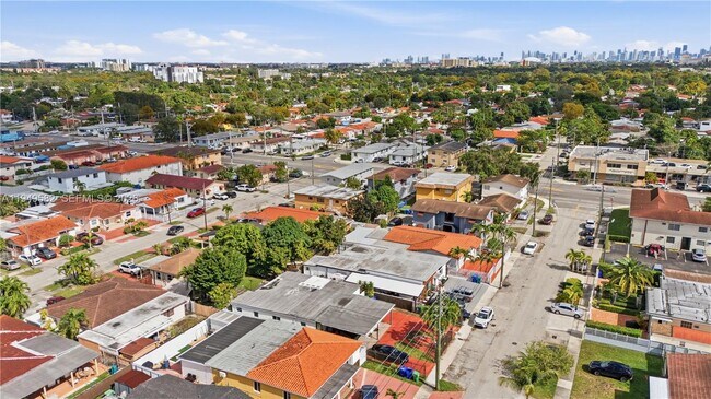 Building Photo - 5737 SW 6th St