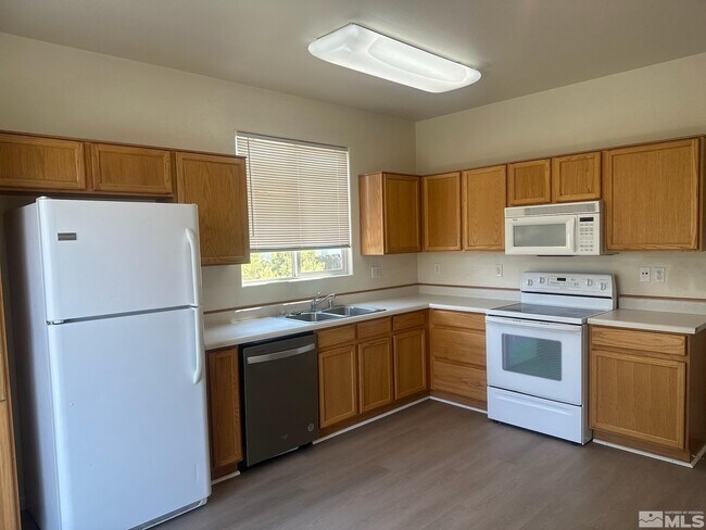 Building Photo - 5911 Sapphire Ridge Ct