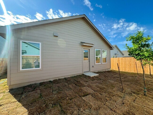 Building Photo - 4 Bedroom 1-Story Home Near SeaWorld in Northwest San Antonio