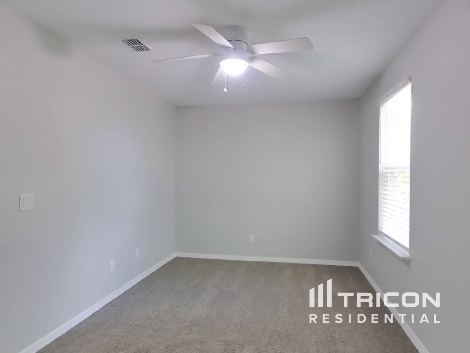 Building Photo - 15811 Surfbird Ct