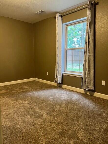 Bedroom 5 (downstairs) - 4701 Rainbow Trout Dr