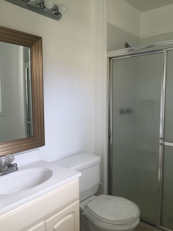 Building Photo - 3 Bed 2 bath Kensignton Rancher