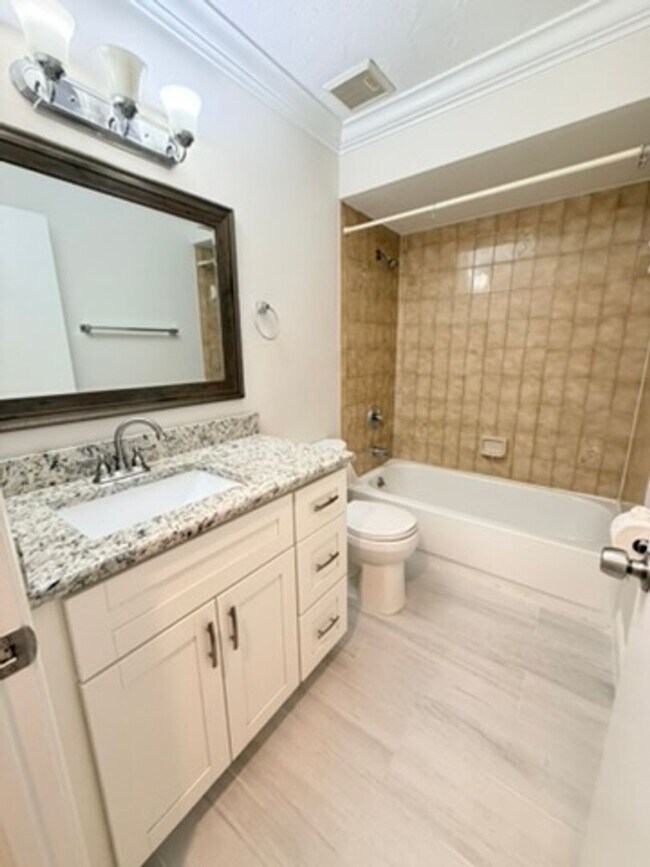 Building Photo - 26560 Southern Pines Dr