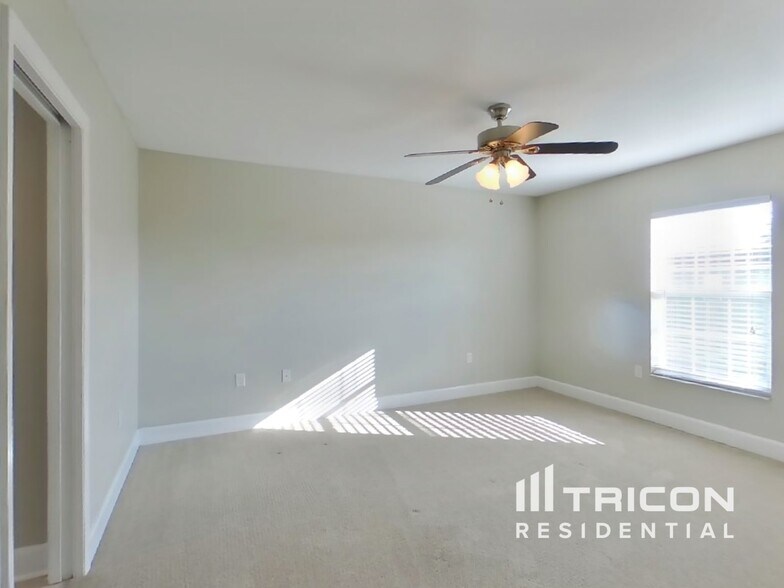 Building Photo - 2304 Whitley Ln