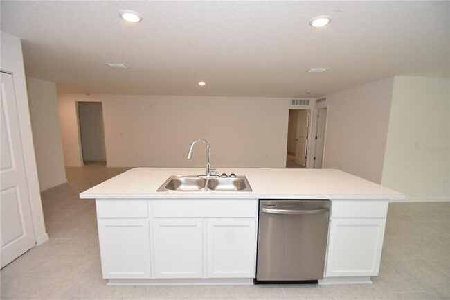 Building Photo - 5 Llestone Path